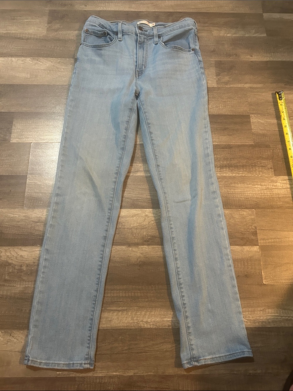 Levi's 724 High Rise Striaght Women's Light Wash Jeans  Size 30